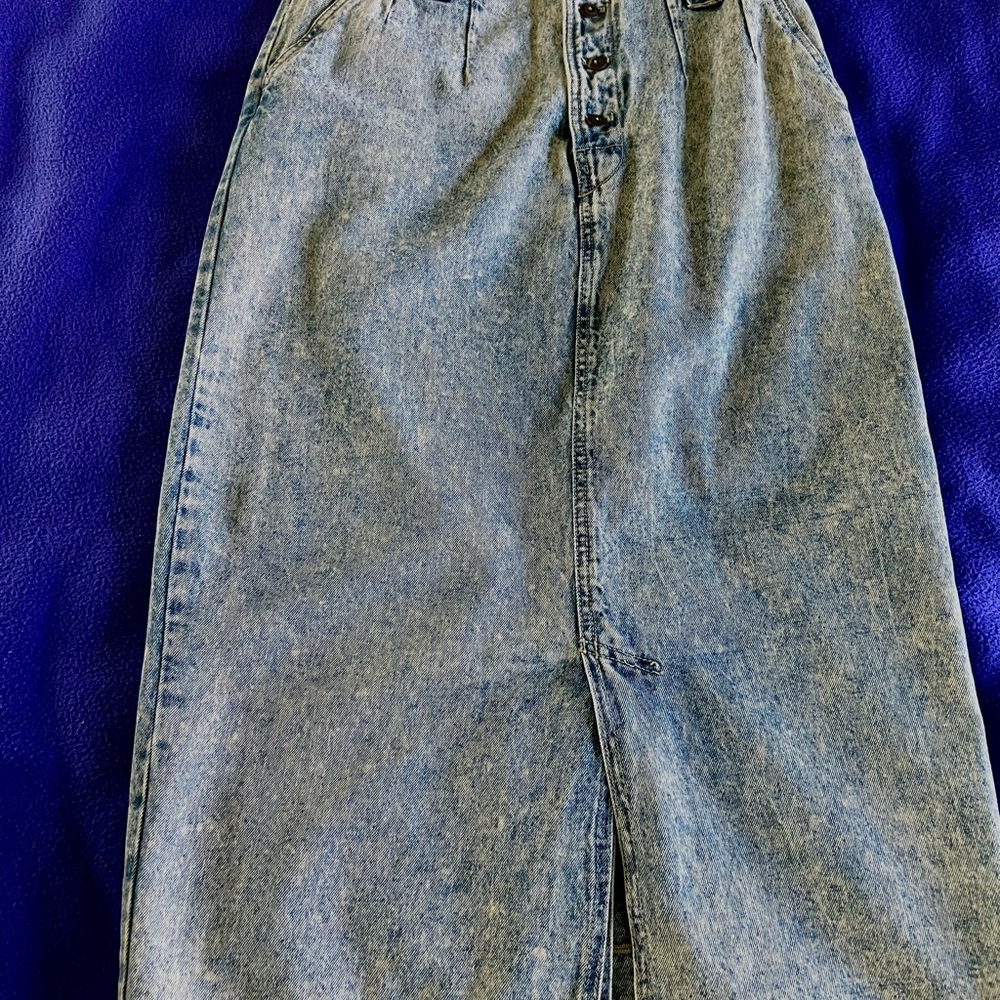 Vintage Acid washed Denim Blue Women's midi Skirt, slit/3buttons back/2 pockets